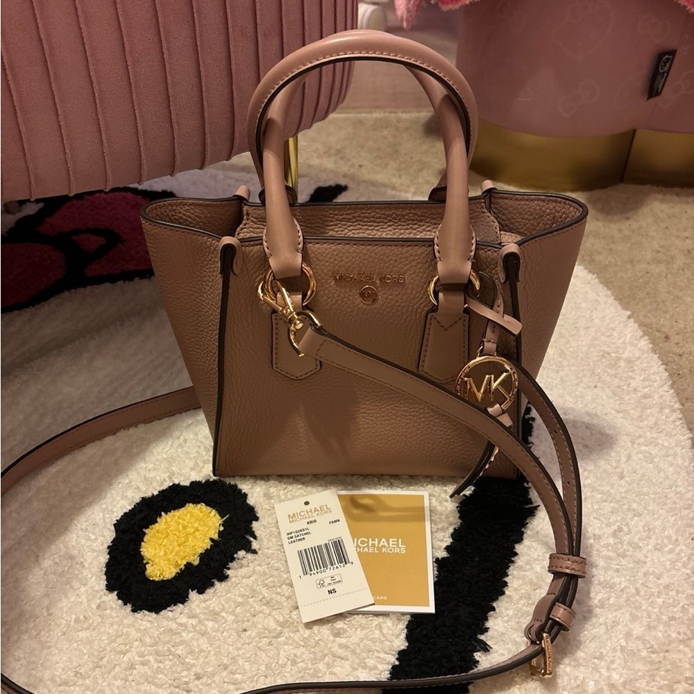 MICHAEL KORS Kris Small Pebble Leather Satchel Handbag Fawn